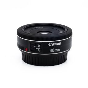Canon EF 40mm f/2.8 STM (Kunto K5) – Käytetty Canon käytetyt objektiivit