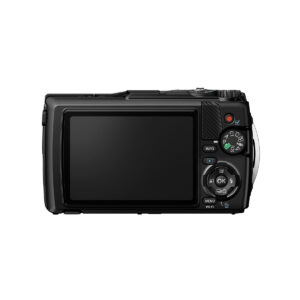 Olympus_TG-7_004 Takakuva OM System Tough TG-7 -kompaktikamerasta, musta, jossa näkyy sen LCD-näyttö, ohjauspainikkeet, merkitty toimintatilan valitsin ja kuvioitu oikeanpuoleinen kahva kompaktissa mustassa kamerarungossa.