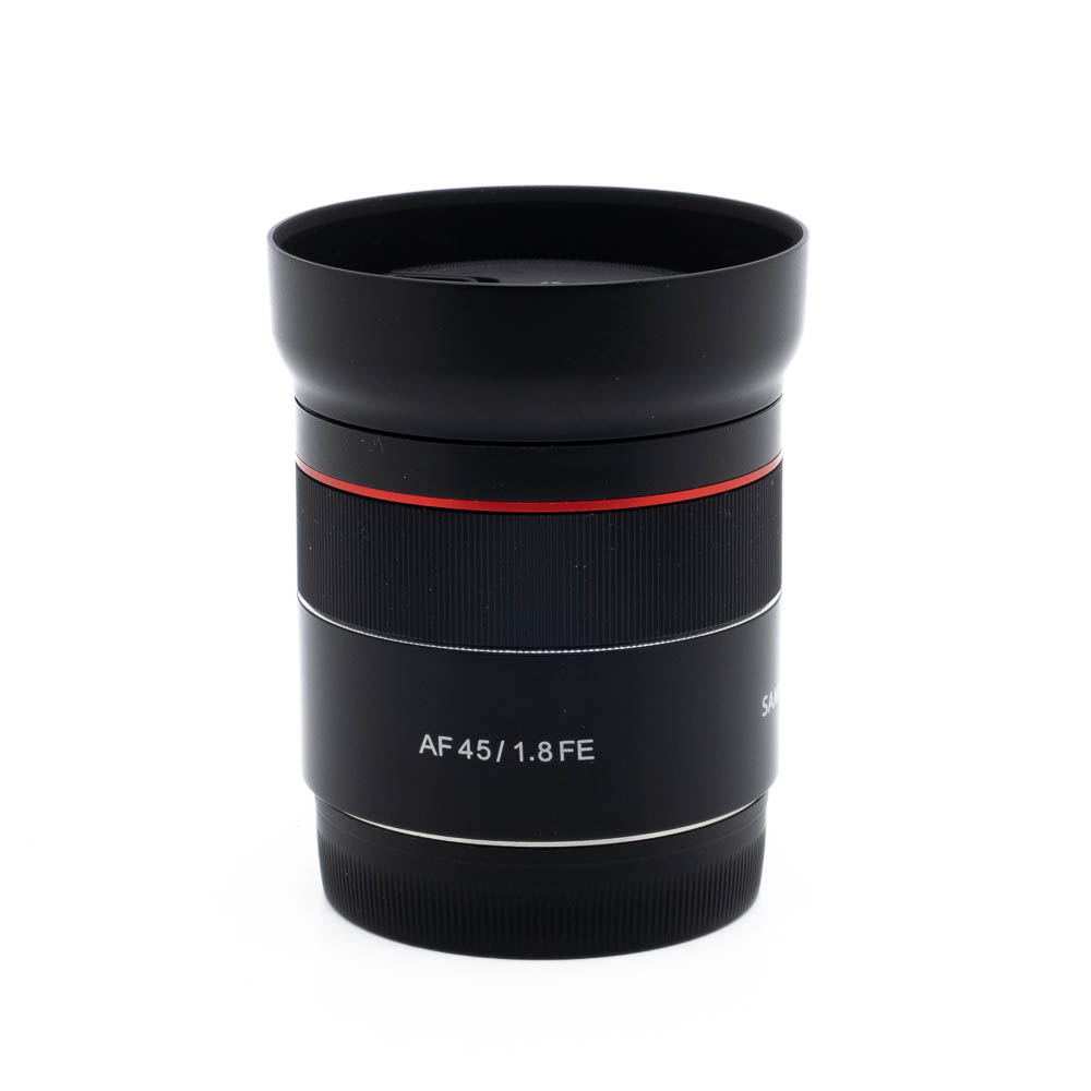 Samyang 45mm f18 Sony-2 Samyang AF 45mm f/1.8 Sony E (Kunto K5) - Käytetty