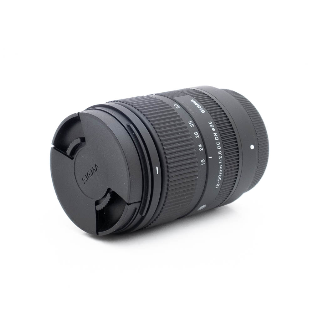 Sigma 18-50mm f28 DC DN-2 Sigma 18-50mm f/2.8 DC DN C Fuji - Käytetty
