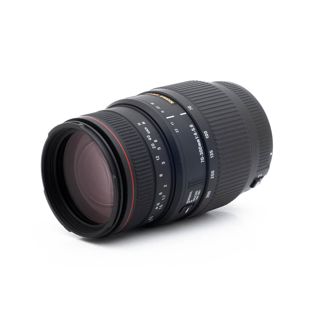 Sigma 70-300mm f4-56 Canon-2 Sigma DG 70-300mm f/4-5.6 Macro Canon EF - Käytetty