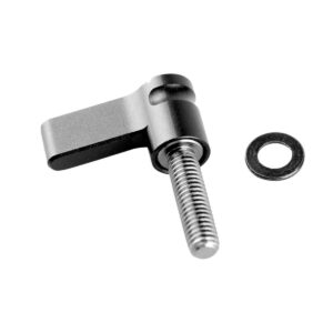 SmallRig-1837-2 SmallRig 1837 Musta räikkäsiipimutteri M5-kierteellä (2 kpl) ja erillinen litteä aluslevy näkyvät valkoisella pohjalla.