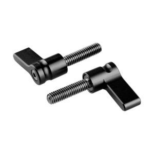 SmallRig-1837 Kaksi SmallRig 1837 Black Ratchet Wingut -nappulaa M5-kierteellä, 2 kpl, joissa on litteät siivenmuotoiset vivut, on kuvassa rinnakkain valkoisella pohjalla.