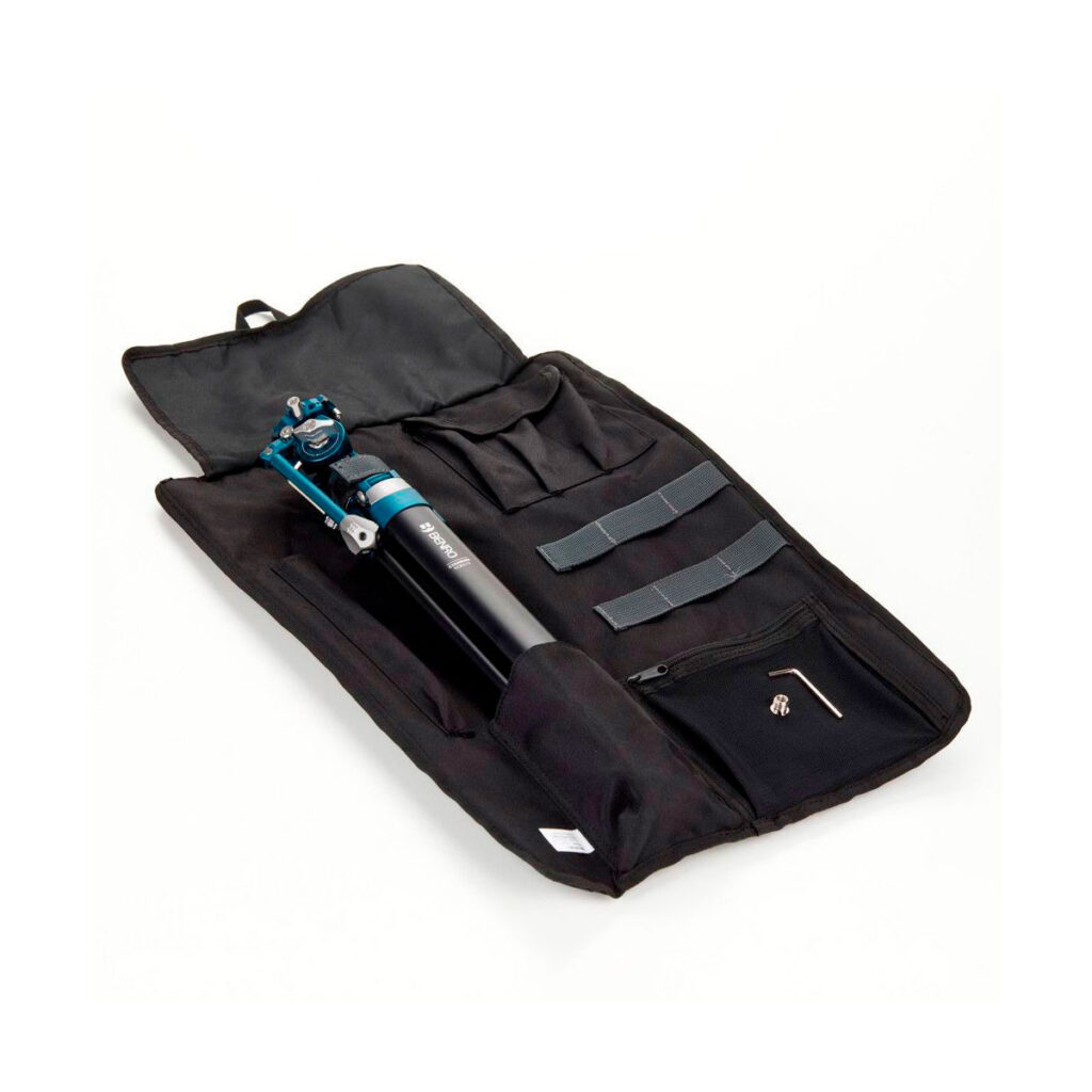 Benro_Cyanbirdalu_013 The black carrying case with compartments has a Benro Cyanbird Aluminium Tripod + FS20PRO head. The open case reveals pockets, elastic straps and a zipped pouch, all visible on the white background.