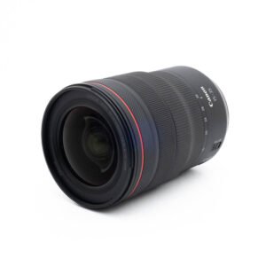 Fujinon GF 50mm f/3.5 R LM WR (sis.ALV24%) - Käytetty kameraobjektiivi on esitetty valkoisella taustalla korostaen sen kompaktia muotoilua, suurta etulasielementtiä ja kuvioitua tarkennusrengasta.
