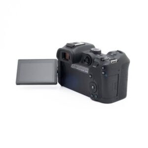Fujinon GF 50mm f/3.5 R LM WR (sis.ALV24%) - Käytetty -objektiivi näkyy takaa hieman vinossa, jolloin sen ohjauspainikkeet ja kuvioitu kahva korostuvat.