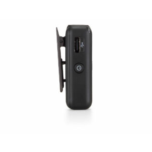 DJI_Mic_single_003 Sivukuva DJI Mic Single Set -langaton mikrofonijärjestelmä, musta elektroniikkalaite, jossa on USB-portti, G-virtapainike ja ohut litteä kiinnitys, valkoista taustaa vasten.