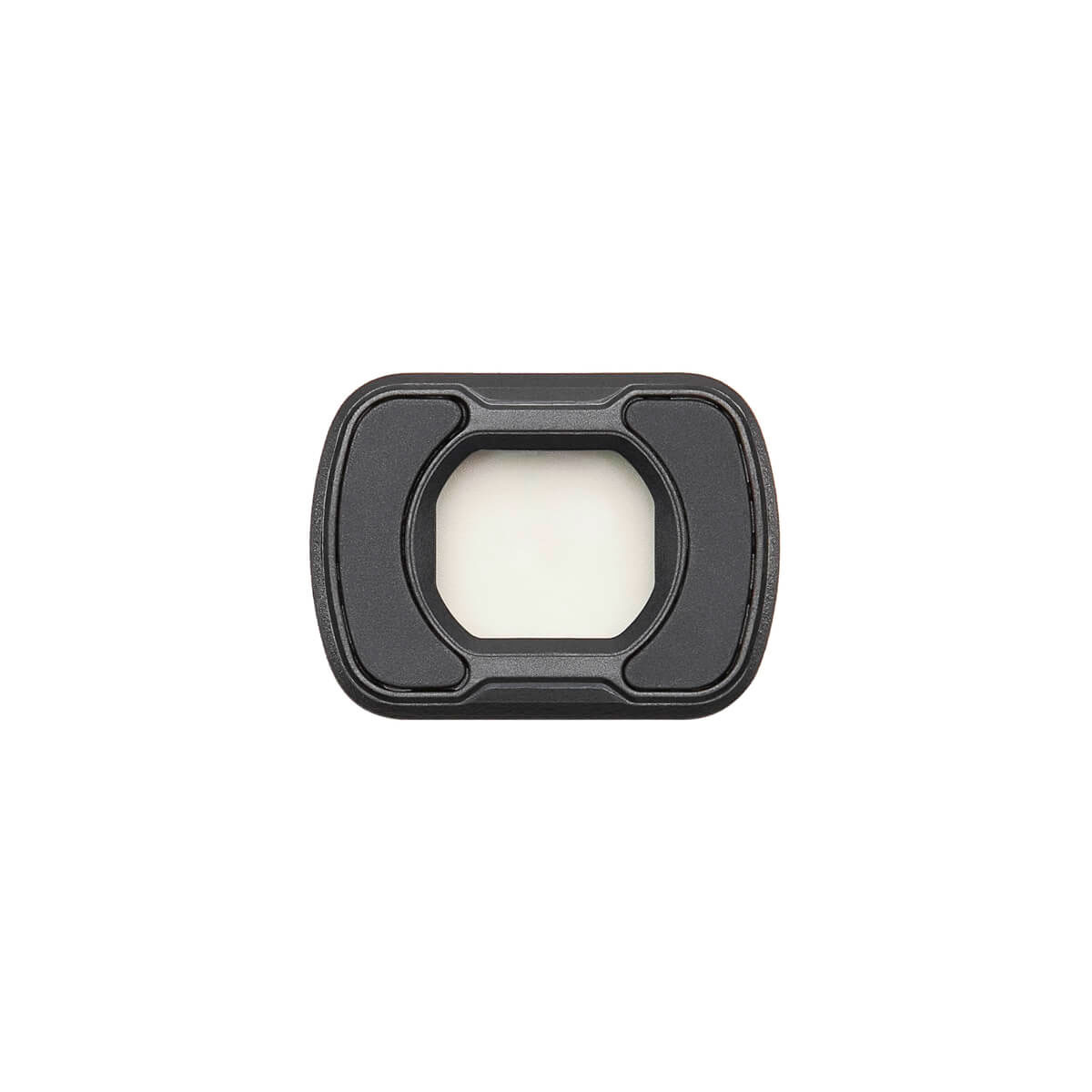 DJI Osmo Pocket 3 Wide-Angle Lens -laajakulmalinssi on musta, suorakulmainen objektiivi, jossa on pehmeä pehmustettu reuna ja keskiaukko, kuvassa valkoista taustaa vasten.
