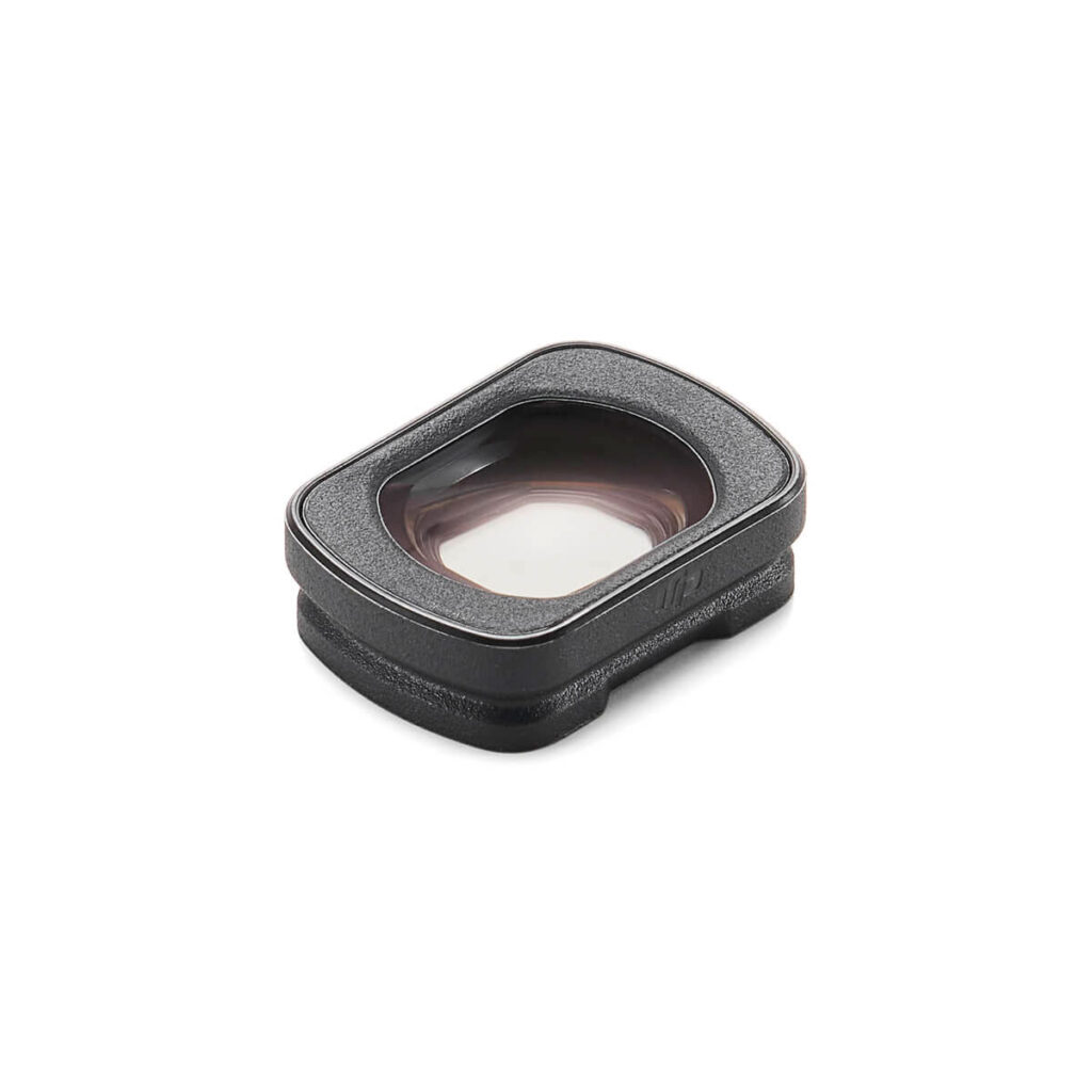 Suorakulmainen DJI Osmo Pocket 3 Wide-Angle Lens -laajakulmalinssi, jossa on pyöristetyt reunat ja selkeä keskusta, näytetään tavallista valkoista taustaa vasten.