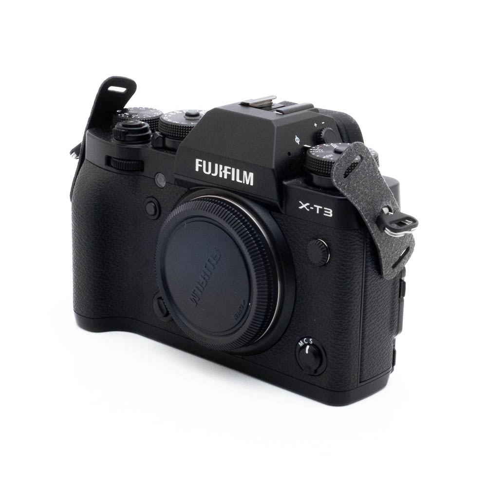 Fuji X-T3-5-2 Fujinon GF 50mm f/3.5 R LM WR (sis.ALV24%) - Käytetty objektiivi, jossa on kompakti muotoilu ja säänkestävyys, kuvattuna kuvakulmasta, jossa korostuu säätörengas ja laadukas viimeistely.