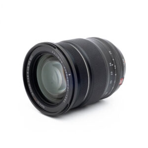 Fujinon 16-55mm f28 R LM WR-2 Fujinon GF 50mm f/3.5 R LM WR (sis.ALV24%) - Käytetty objektiivi, jossa on näkyvät zoomaus- ja tarkennusrenkaat ja joka on kuvattu valkoisella taustalla, jolloin objektiivin merkinnät ja kirkkaat lasielementit korostuvat.