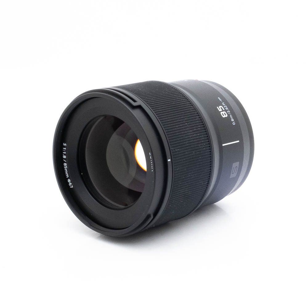Lumix 85mm f18 S-2 Panasonic Lumix S 85mm f/1.8 - Käytetty