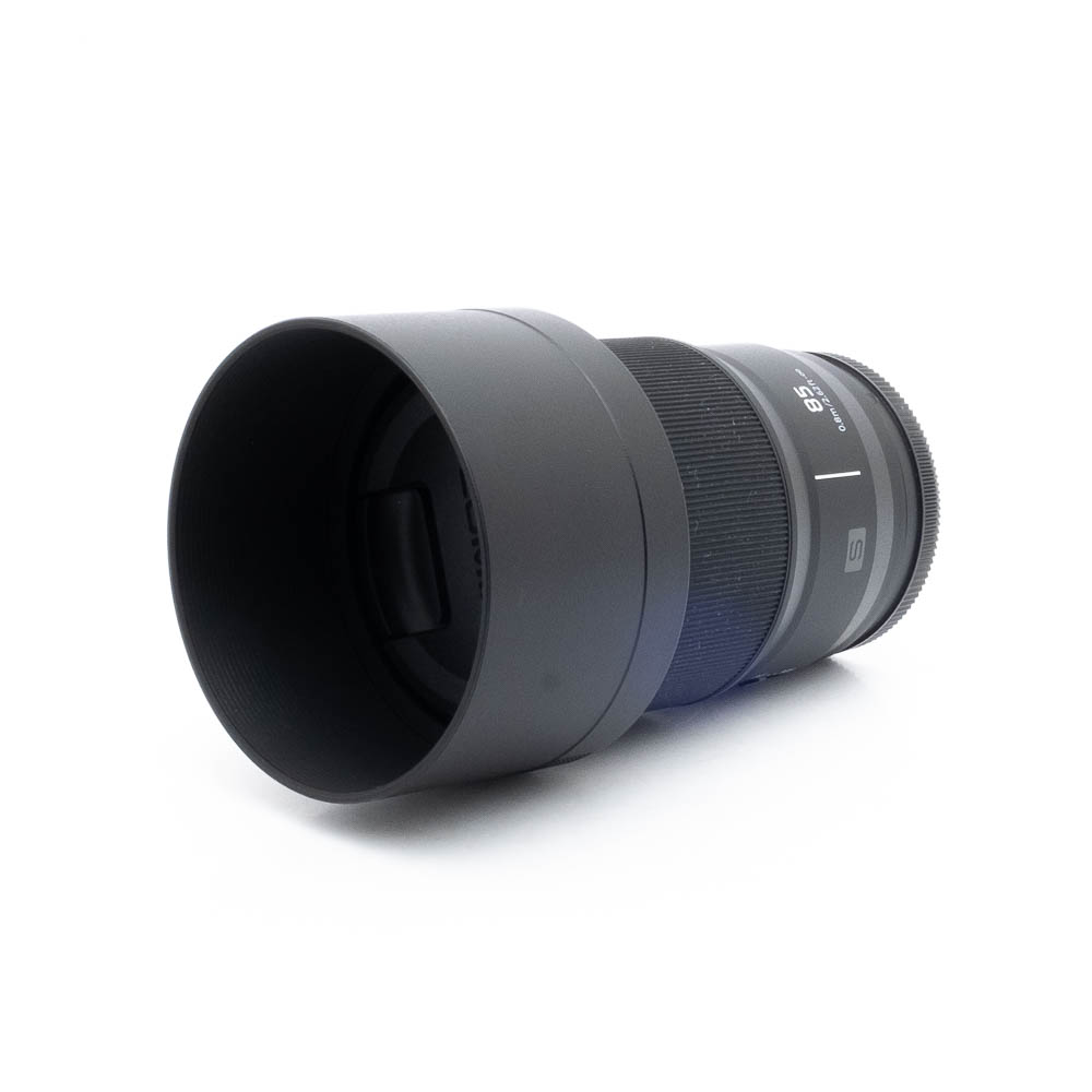 Lumix 85mm f18 S-3 Panasonic Lumix S 85mm f/1.8 - Käytetty