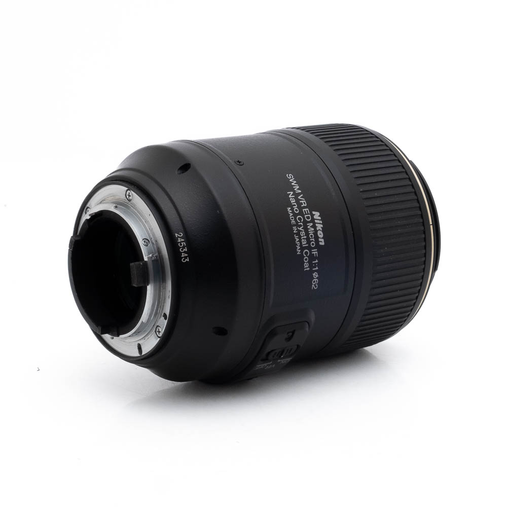 Nikon 105mm f28G ED VR-1-2 Nikon AF-S Micro-Nikkor 105mm f/2.8G VR ED - Käytetty