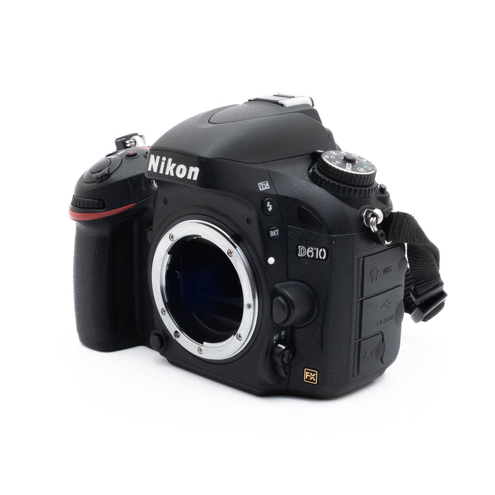 Nikon D610 0014-4 Fujinon GF 50mm f/3.5 R LM WR (sis.ALV24%) - Käytetty -objektiivi näkyy valkoisella pohjalla korostaen sen säätimiä ja merkintöjä.