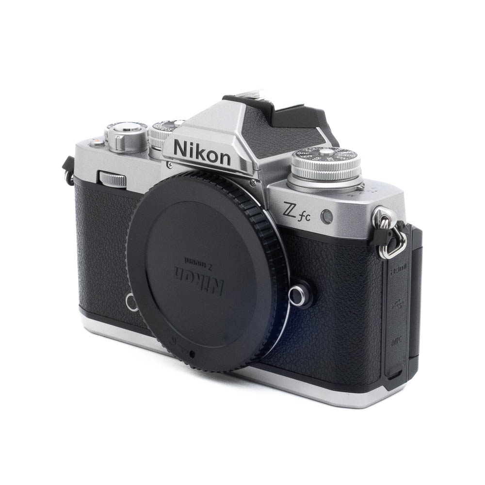 Nikon Z fc 2032-5 Nikon Z fc + L-rauta (SC 7600, Kunto K5) - Käytetty