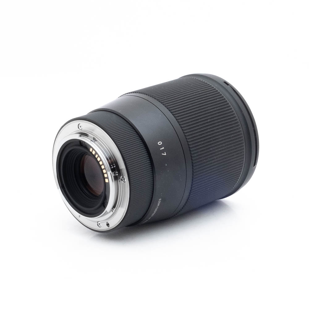 Sigma 16mm f14 DC DN Canon-1 Sigma 16mm f/1.4 DC DN C Canon EF-M - Käytetty