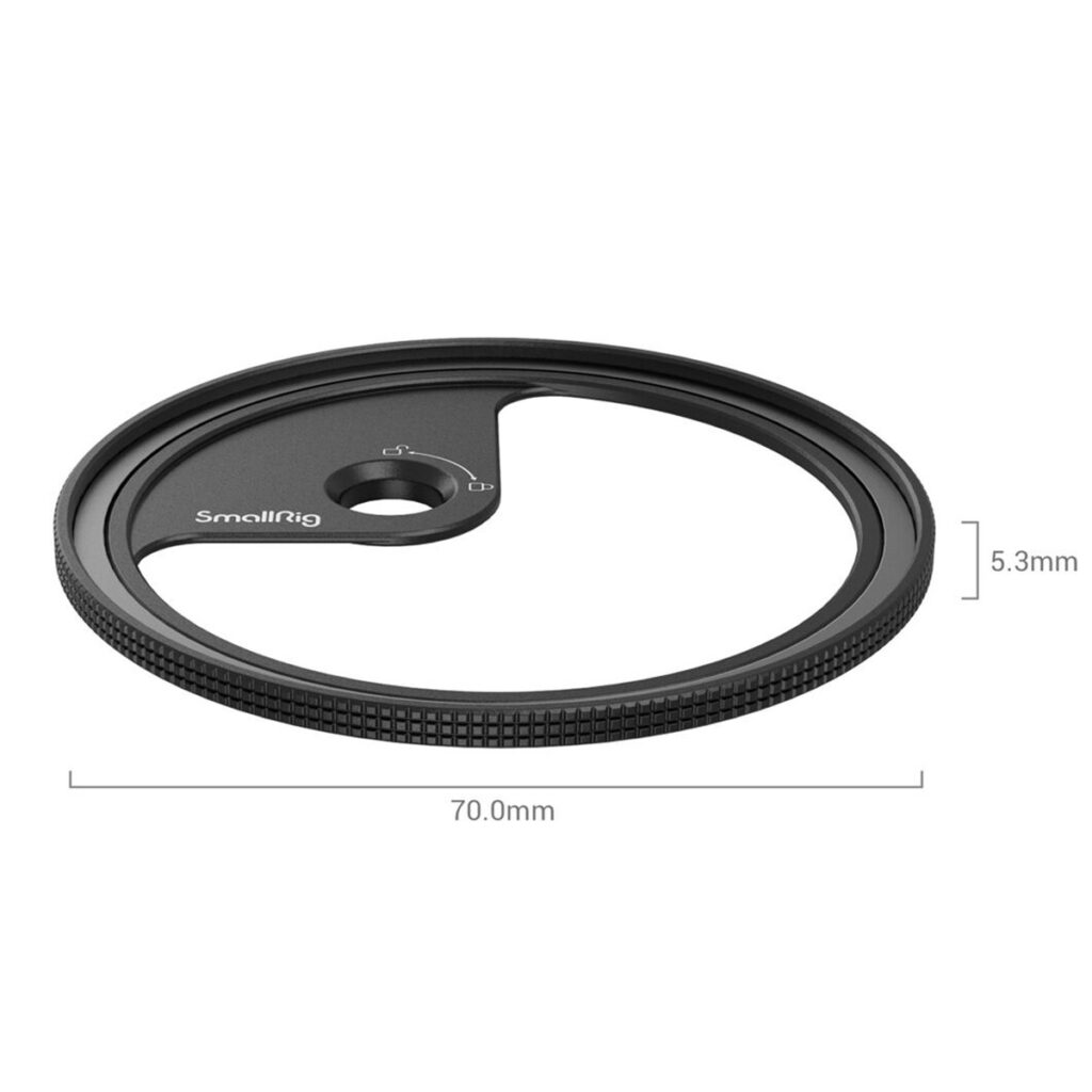 SmallRig-3839-2 SmallRig 3839 67 mm:n suodatinrengassovitin M-mount on musta pyöreä hammasrengas, jossa on SmallRig-merkintä, halkaisija 70,0 mm, korkeus 5,3 mm, kuvioitu ulkoreuna ja kiinnitysreikä lähellä reunaa.