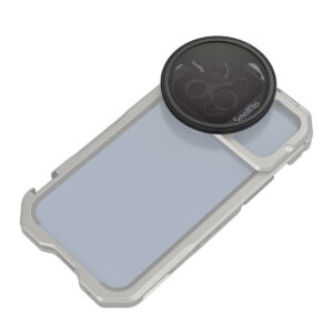 SmallRig-3839-3 SmallRig 3839 67mm Filter Ring Adapter M-mount, tukeva hopeanvärinen lisävaruste, jossa on suuri pyöreä musta objektiivin kiinnitys kameran alueen yläpuolella, esillä tavallisella valkoisella pinnalla.