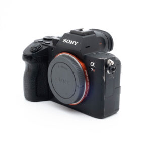 Sony A7R III 5756-5 Sony A7R III (SC 101000, sis.ALV24%) - Käytetty