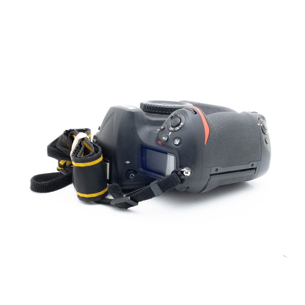 Nikon D5-2 Nikon D5 (SC 215000) - Käytetty