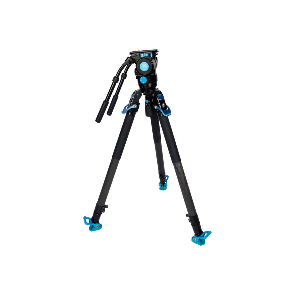 Sirui_SVT75LSVH15_001 Sirui SVT-75 Pro Lite Videojalusta, jossa on sininen ja musta viimeistely, säädettävät jalat ja Sirui SVH15 Pro pan-and-tilt nestemäinen videopää, täysin ulosvedettynä valkoisella pohjalla.