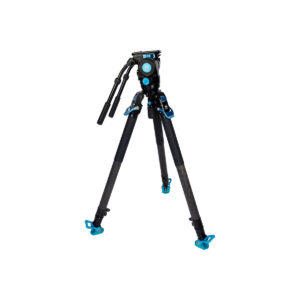 Sirui_SVT75LSVH15_001 Sirui SVT-75 Pro Lite Videojalusta, jossa on sininen ja musta viimeistely, säädettävät jalat ja Sirui SVH15 Pro pan-and-tilt nestemäinen videopää, täysin ulosvedettynä valkoisella pohjalla.