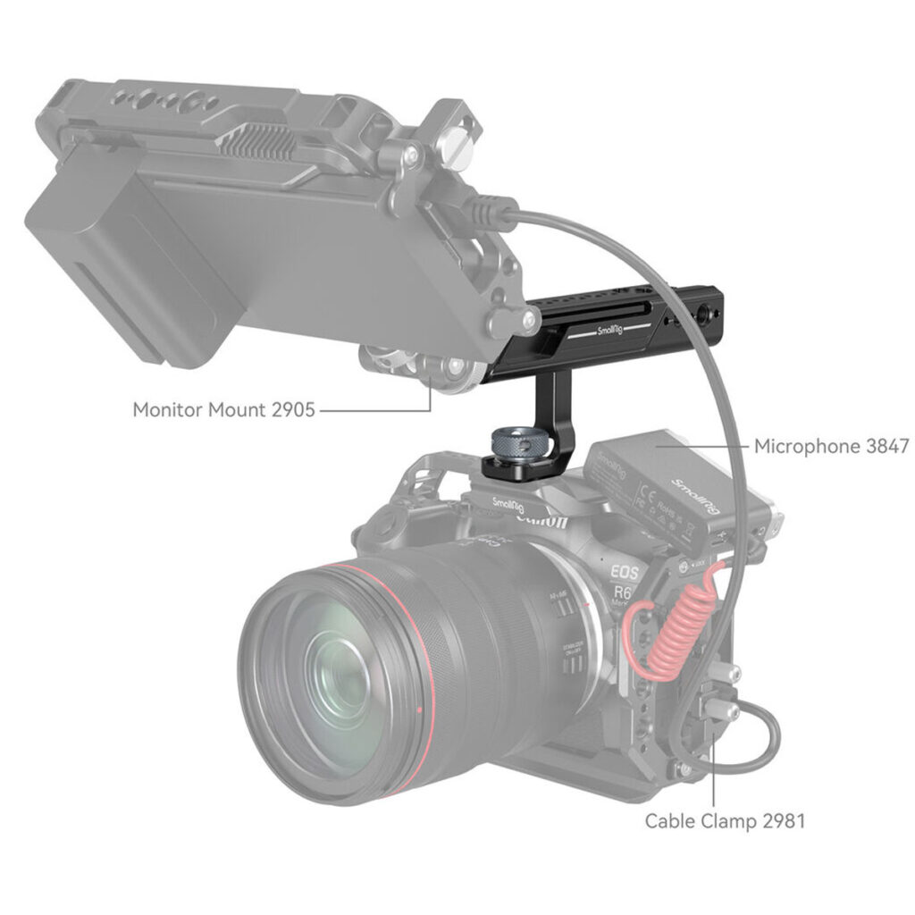 SmallRig-4153-6 Ammattilaiskamera-asetelma, jossa on SmallRig 4153 Adjustable Top Handle ARRI Mount, monitorikiinnike (2905) ylhäällä, mikrofoni (3847) sivussa ja kaapelinpidin (2981), joka kiinnittää kaapelin lähelle pohjaa.