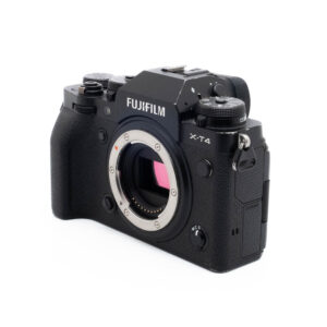 Fujifilm X-T4 musta-4 Fujifilm X-T4 (SC 6500, sis.ALV24%) - Käytetty