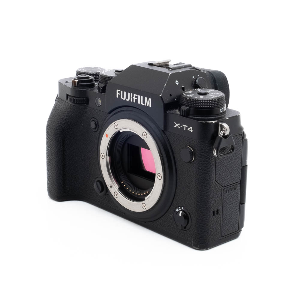 Fujifilm X-T4 musta-4 Fujifilm X-T4 (SC 6500, sis.ALV24%) - Käytetty