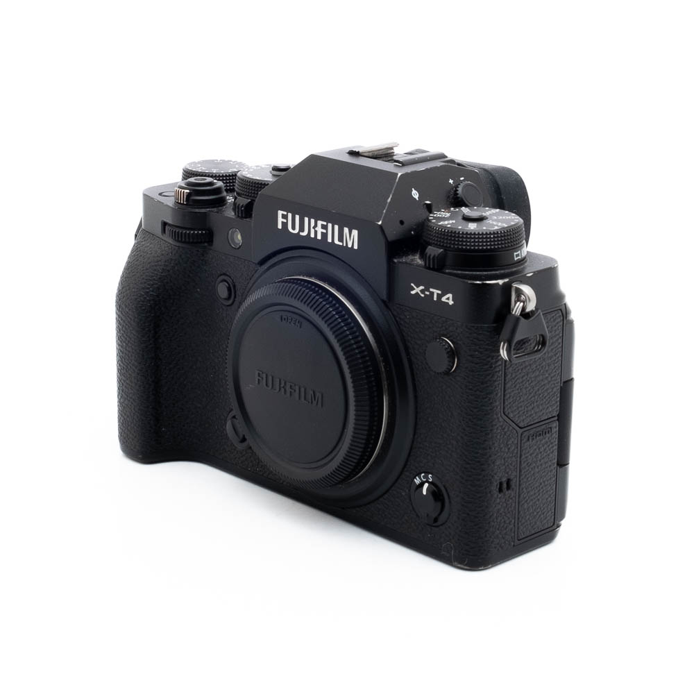Fujifilm X-T4 musta-5 Fujifilm X-T4 (SC 6500, sis.ALV24%) - Käytetty