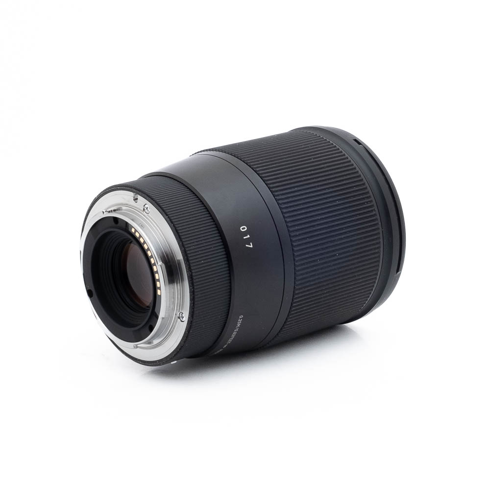 Sigma 16mm f14 DC DN-1 Sigma 16mm f/1.4 DC DN C Sony E (sis.ALV24%, Kunto K5) - Käytetty