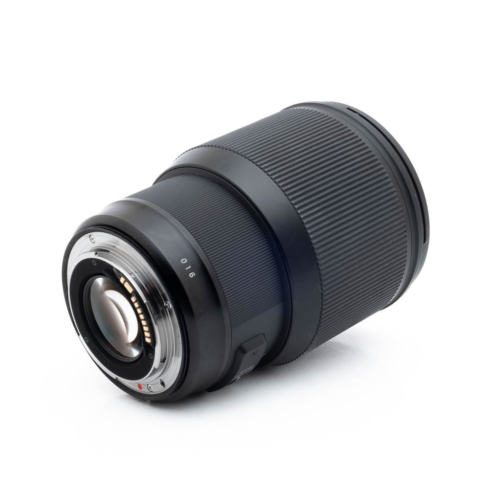 Sigma 85mm f14 DG Canon-1 Sigma 85mm f/1.4 DG Art Canon EF - Käytetty