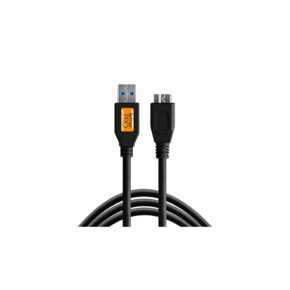 Tether Tools TetherPro USB 3.0 - Micro-B - Musta on musta kaapeli, jossa on pystysuorat USB-A- ja USB 3.0 Micro-B -urosliittimet valkoisella pohjalla.