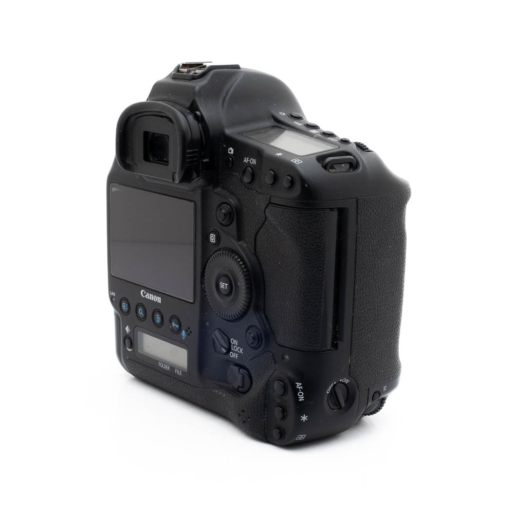 Canon 1DX-3-2 Canon EOS 1DX (SC 137000) - Käytetty