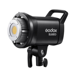 Godox SL60IID1 Godox SL60IID LED-videovalo -LED-valo on musta studiovalo, jossa on kahva, kiinnike, keltainen LED-paneeli edessä ja jäähdytyslevyn lamellit valon ympärillä.