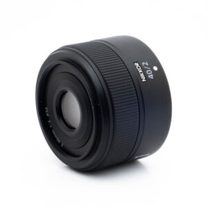 Nikkor Z 40mm f2-2-3 Nikon Nikkor Z 40mm f/2 (Kunto K5) - Käytetty