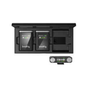SMALLRIG--3487-Wireless-Microphone-Forevala-W60-01 Ylhäältä alas SmallRig 3487 Forevala W60 -langattoman mikrofonijärjestelmän näkymä, jossa on kaksi lähetintä ja vastaanotin mustassa latauskotelossa sekä vastaanotin erikseen kotelon alla.