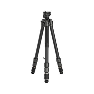 SMALLRIG--4353-FreeSpeed-Carbon-Travel-Tripod-AP-100-03 SmallRig 4353 FreeSpeed Carbon Travel Tripod AP-100, musta kolmijalka, jossa on säädettävät jalat ja kierrelukot, seisoo pystyssä valkoisella pohjalla.
