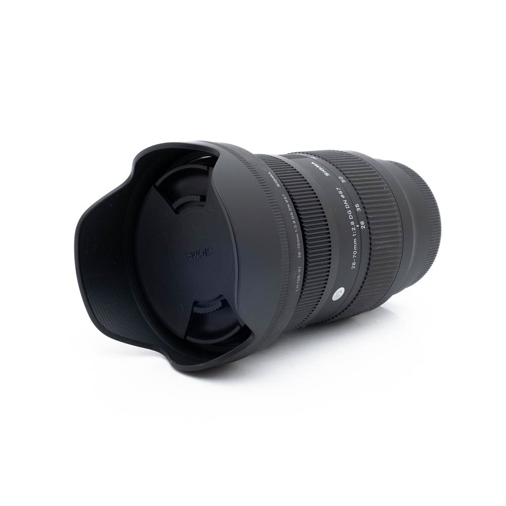 Sigma 28-70mm f28 DG DN Sony-3-4 Sigma 28-70mm f/2.8 DG DN C Sony E - Käytetty