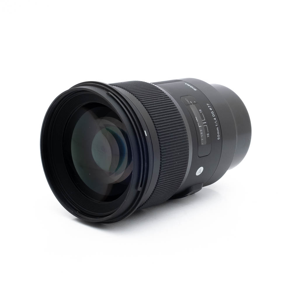 Sigma 50mm f14 DG Sony-2-3 Sigma Art 50mm f/1.4 DG Sony FE - Käytetty