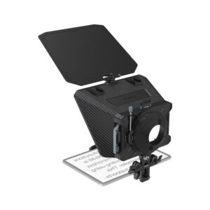 smallrig-3646-Multifunctional-Teleprompter-06 SmallRig 3646 Multifunctional Teleprompter -teleprompteri on musta mattapintainen laatikko, jossa on suuri ylälippu, säädettävä etukehys ja kiinnityskannatin valon ja häikäisyn tehokkaaseen hallintaan video- tai valokuvauskuvausten aikana.
