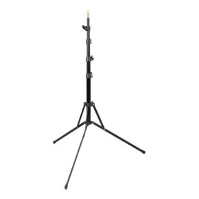 1575289984_933 Godox S30 Light Stand on musta, säädettävä kolmijalkainen kolmijalkainen jalusta, teleskooppinen keskipylväs ja kultainen kiinnitysnasta yläosassa, joka on suunniteltu valaisulaitteiden tukemiseen.