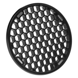 1576224399_720 Godox AK-R15 Grid on musta, pyöreä lisävaruste, jossa on kennokuvioinen, tuuletusaukkoa tai säleikköä muistuttava säleikkö, joka näkyy eristettynä valkoisella pohjalla.