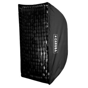 1581609630_475 Musta suorakulmainen Godox VL150 Trio Kit LED-softbox, jossa on eturistikko ja valkoinen merkkiteksti sivulla, suunniteltu studiokuvauksen valaistukseen.