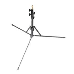 Godox 210F Reversible Leg Light Stand on musta, kokoontaitettava jalusta, jossa on kolmijalkainen tuki, säädettävä korkeus ja kultainen kiinnitysnasta yläosassa valokuvaus- tai videolaitteita varten.
