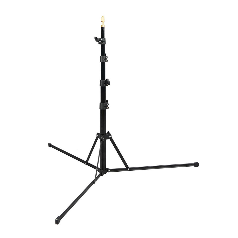 1591864782_344 Godox 210F Reversible Leg Light Stand on musta, säädettävä kolmijalkainen jalusta, jossa on kolme pitkää, levennettyä jalkaa ja kultainen kiinnityspiste, joka on ihanteellinen studiovalojen tai valokuvauslaitteiden tukemiseen.