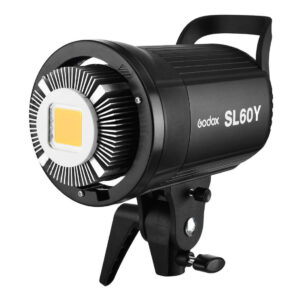 1600153119_343 Godox SL60Y -LED-valo on musta videovalaisin, jossa on suuri keltainen LED-paneeli, jäähdytyslevyt edessä ja säädettävä kiinnitysteline alla.