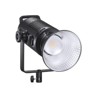 1611305676_430 Godox SZ200Bi Zoomable Bi Color LED Video Light - LED-valo on musta studio-LED-valonheitin, jossa on hopeanvärinen heijastava lautanen, kahva ja säädettävä jalka monipuolista asemointia varten.