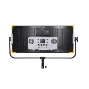 1620217163_726 Kuvassa näkyy Godox LED LD150R:n takaosa, suorakulmainen studiovalopaneeli, jossa on rei'itetty pinta, ohjauspaneeli, säätönupit ja Godoxin logo, joka näkyy ohjauspaneelissa.